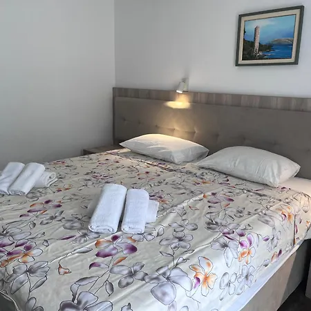 Lavanda & - 4* Malinska
