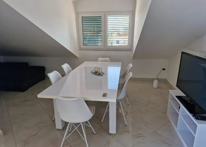 Lavanda Rooms & Apartment - Malinska Malinska