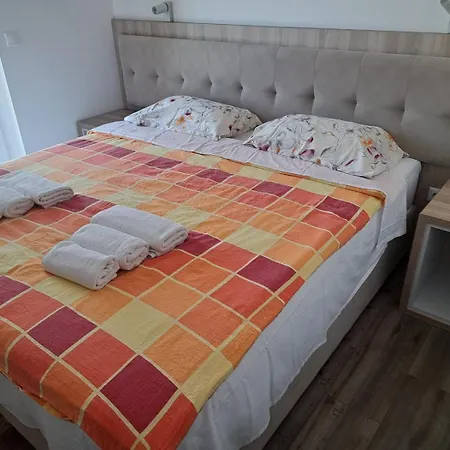 Guest house & Mama Mia Malinska