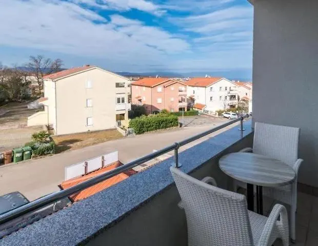 Lavanda Rooms & Apartment - Malinska マリンスカ