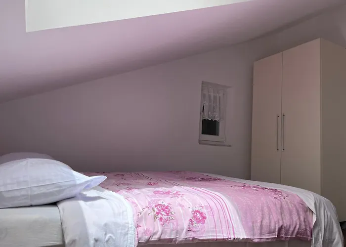 Lavanda Rooms & Apartment - Malinska マリンスカ