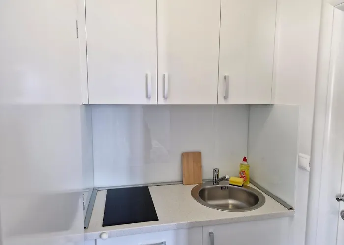 Lavanda Rooms & Apartment - Malinska ゲストハウス 4*